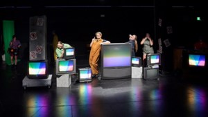 U of R theatre students make a Globe Theatre debut