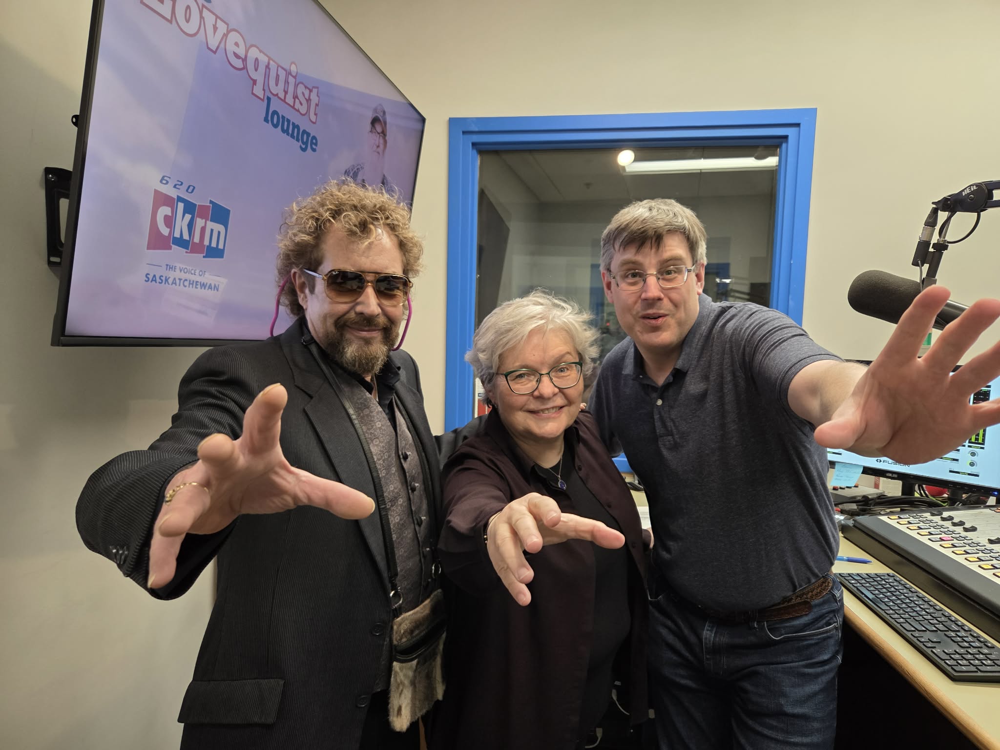 Come and See the Man They Call REVEEN! (Audio)