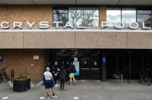 Hazardous gas sends 8 to hospital after chemicals mix at Victoria pool