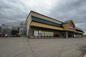 SaskAgToday.com Roundtable: Expansion of strychnine usage area, Peavey Mart grand opening