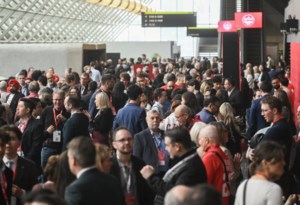 Liberals adopt policy to restrict kids from social media