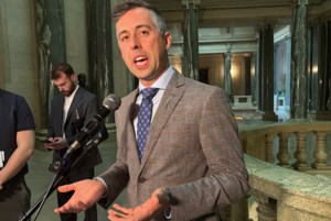 NDP accuses government of delaying its ER closure notification bill