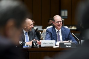 Canada's top envoy to Washington apologizes for sending English-only invitation