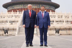 Trump offers platitudes while Xi warns of possible confrontation during China summit