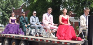 Graduates celebrate with community in Canora parade