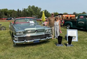 Meota and Area News: Weather co-operates for the Meota Car Show