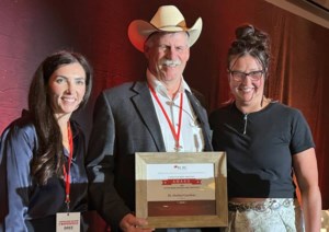 U of S prof receives industry award for beef and forage research