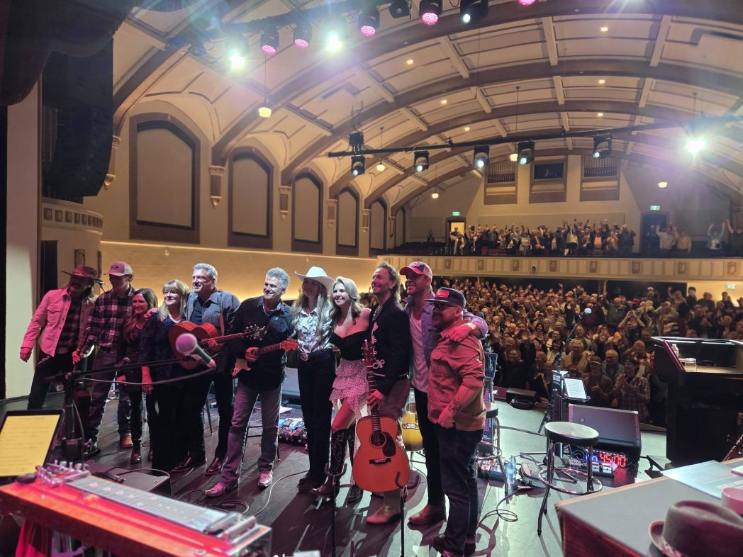 (PICS) Heartstrings and Honkytonks graces Darke Hall