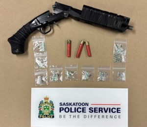 Saskatoon police seize loaded sawed off shotgun, drugs during arrest