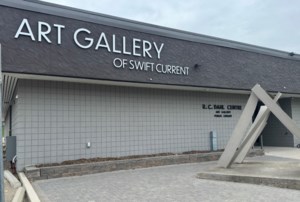New mural celebrates Saskatchewan skies at Swift Current venue