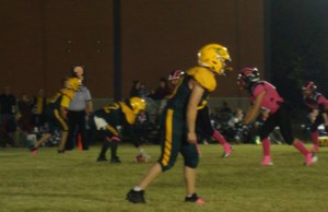 Warriors dominate at home under lights, Sabres take a bye