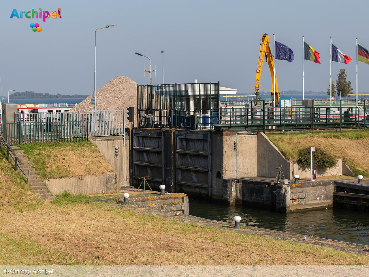 Calamiteitenproef voor hoge waterstanden bij schutsluis Middelharnis