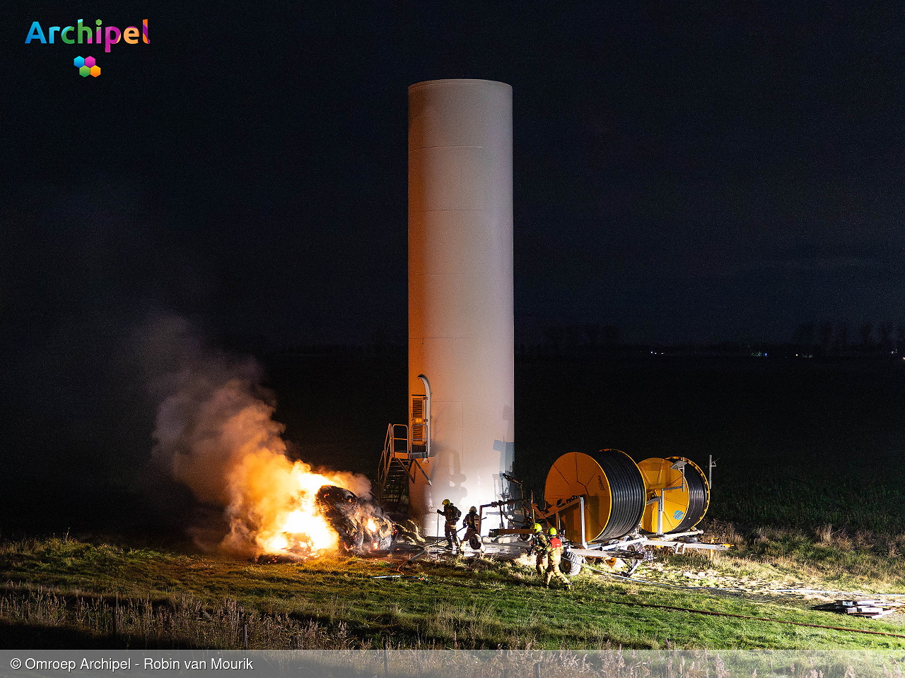 Hooibalenbrand in de polder van Herkingen
