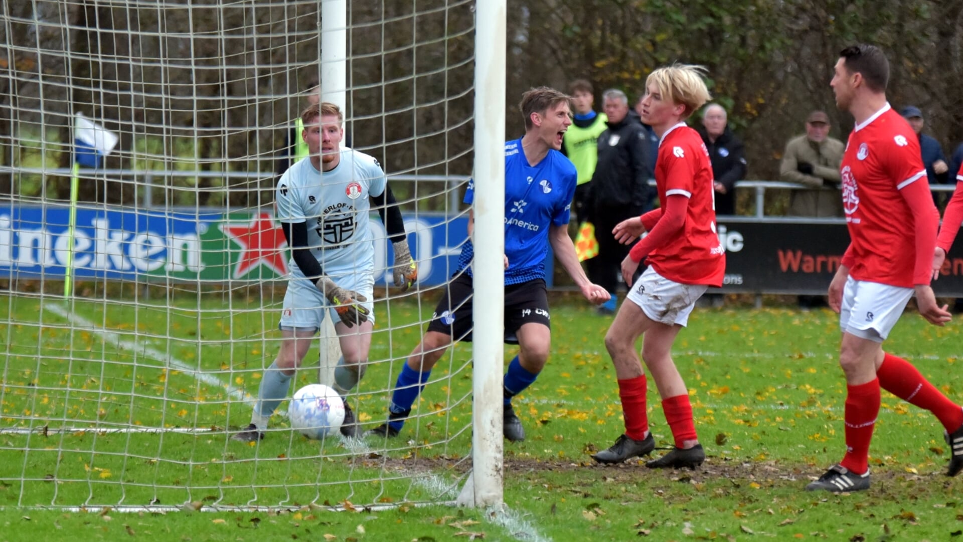 Den Bommel toont aanvalskracht in overtuigende derbyzege