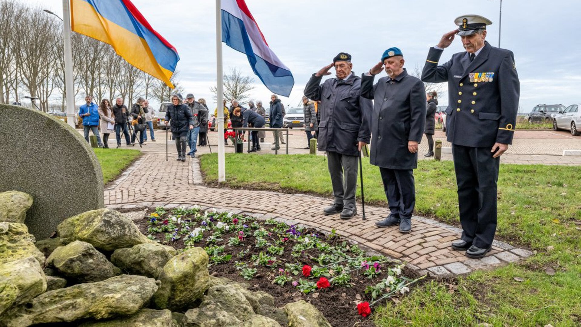 Eerbetoon aan Armeense soldaten op Havenhoofd Middelharnis