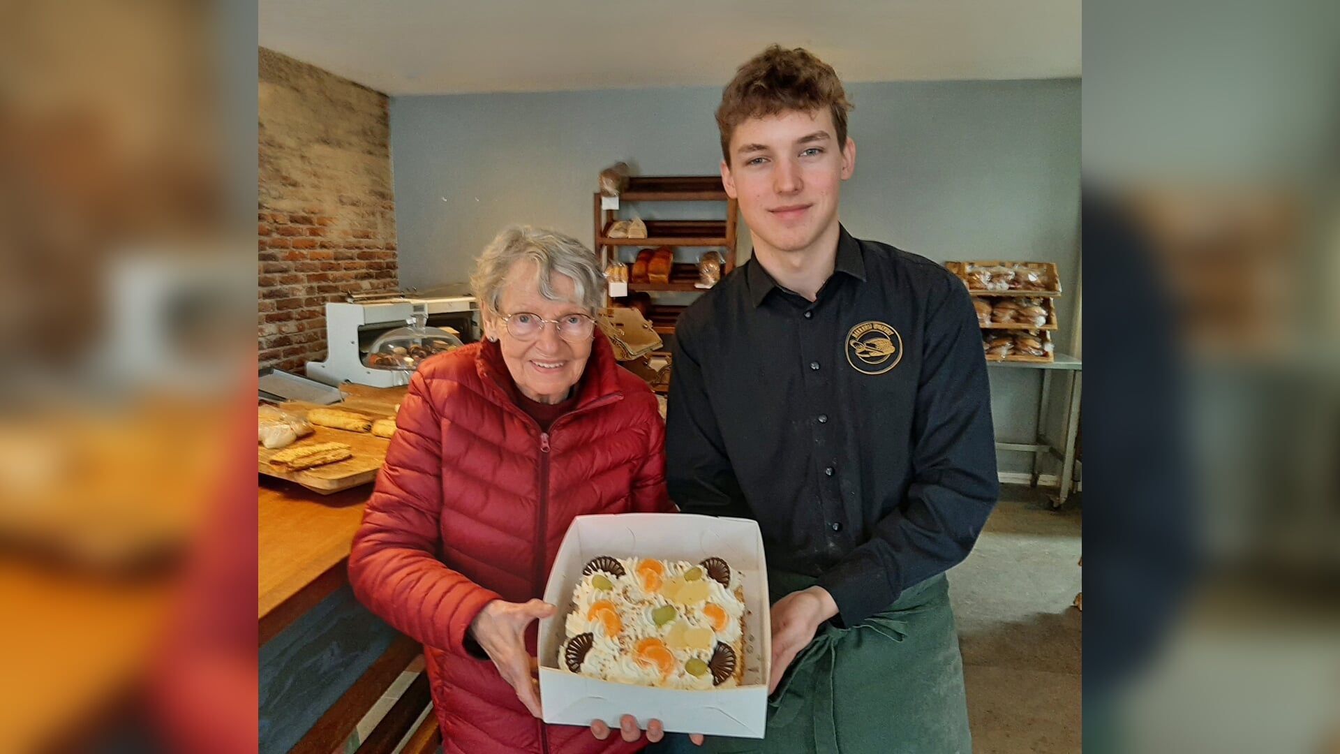 Taart voor woongroep na puzzelprijs