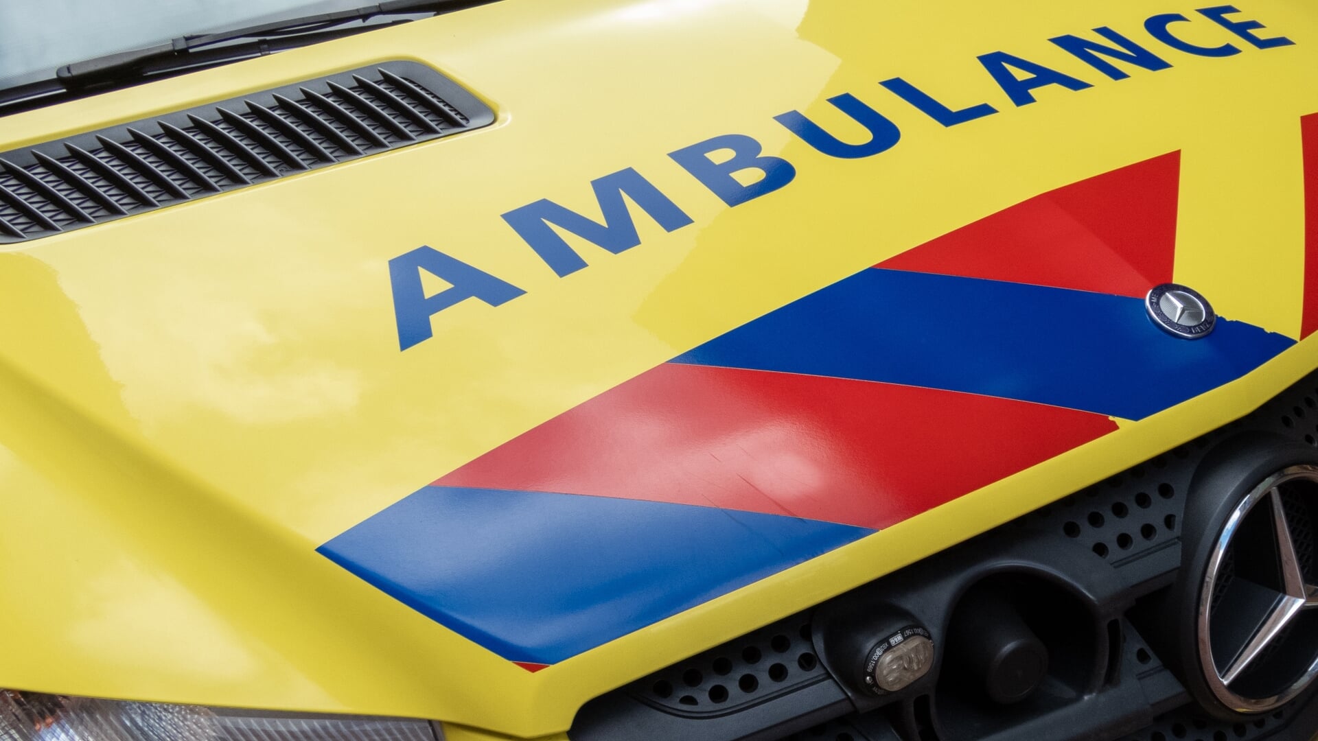 Man komt onder eigen auto terecht