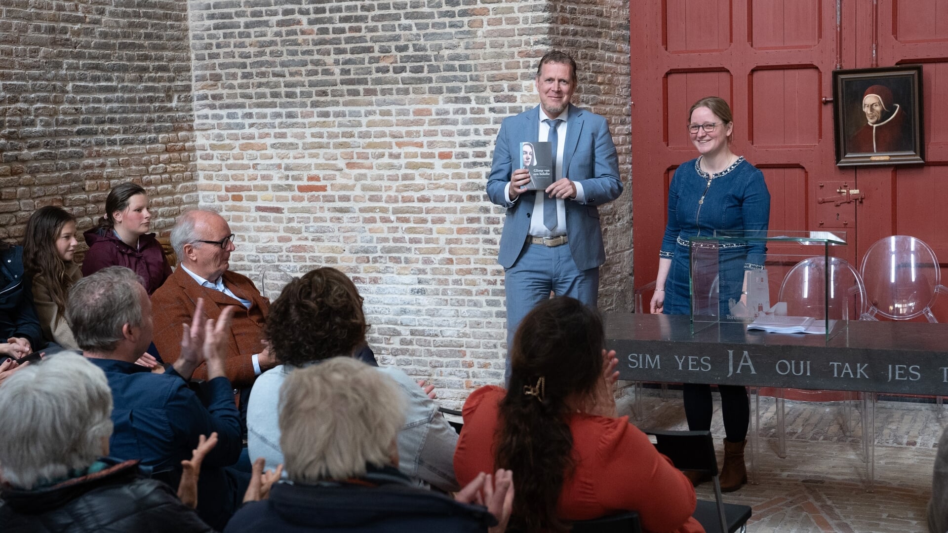Historische roman Arkeraats feestelijk gepresenteerd