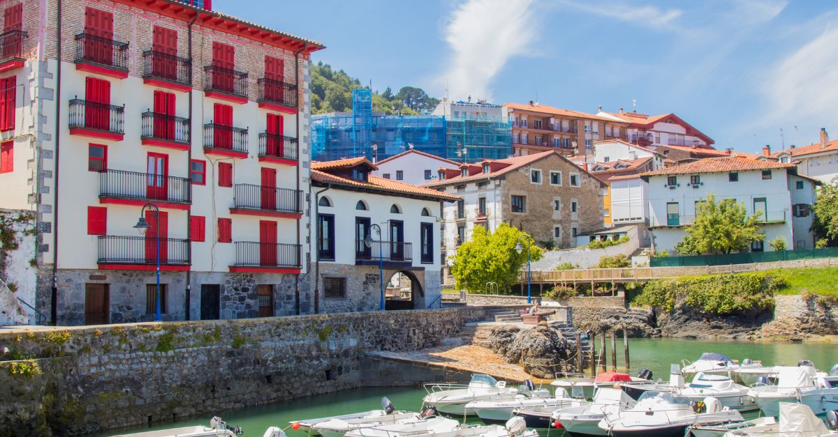 Photo d'un village au Pays Basque