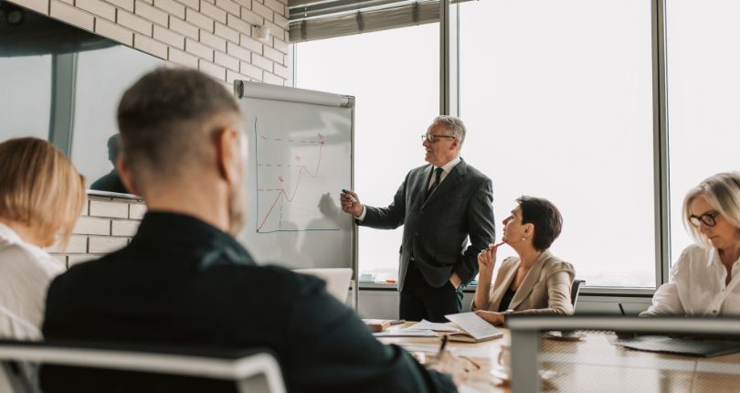 Photos d'apprenants qui suivent une formation Monceau Langues