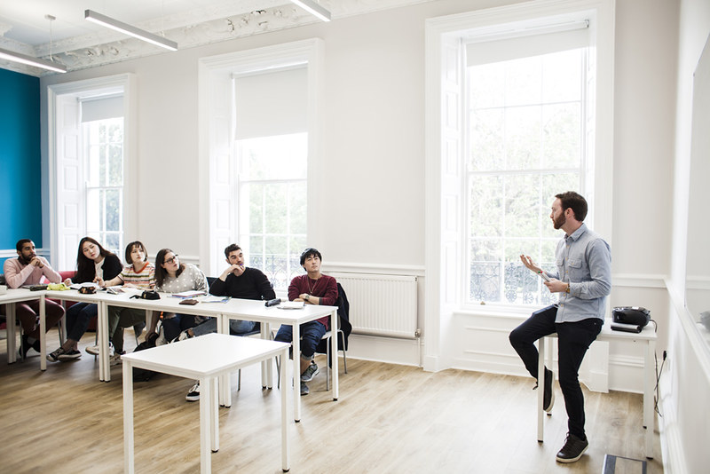 Groupe d'apprenants en formation Monceau Langues en séjour linguistique à Dublin