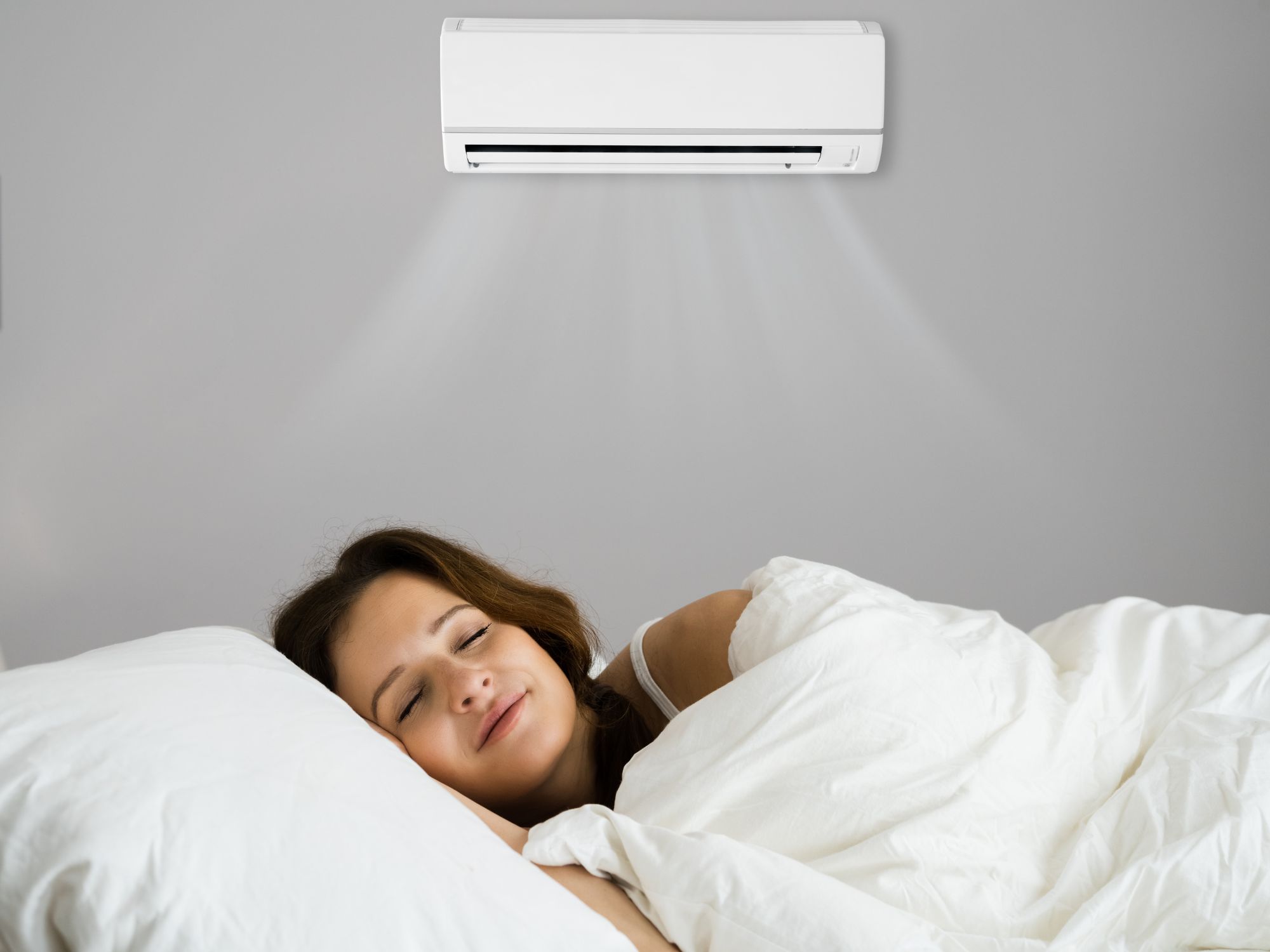 Thermopompe en mode Sleep dans une chambre à coucher