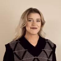 Headshot of Noomi Mikkelsen, Marketing & Branding Coordinator at Kaffe Bueno. 