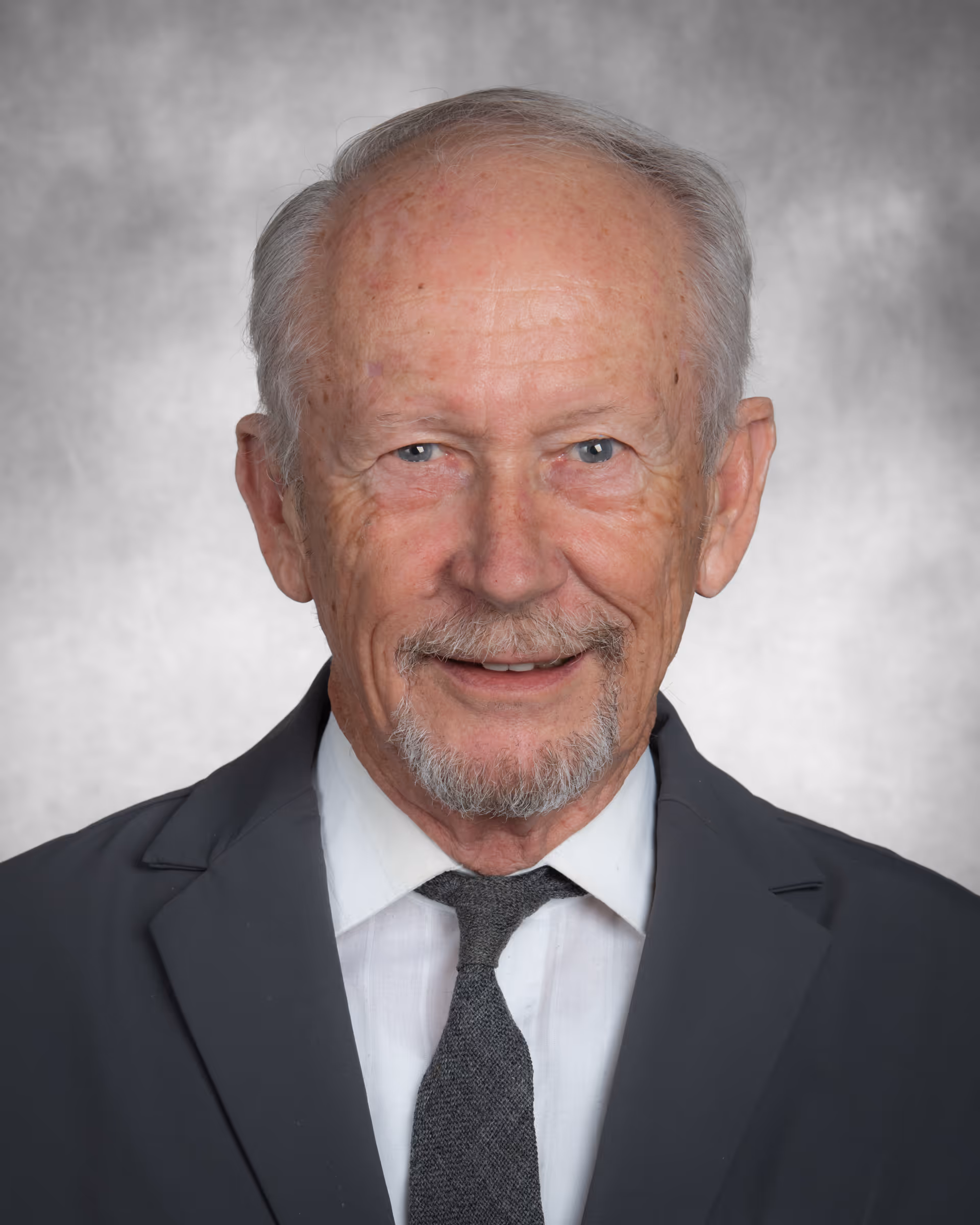 Headshot of Enno Heuscher