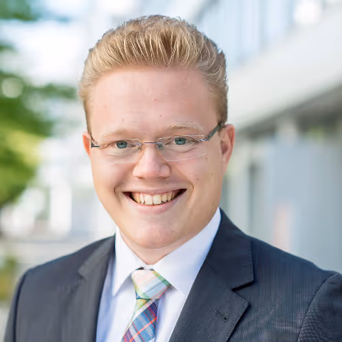 Ein Portrait von Florian Stein, Leiter Eigene Marken der BayWa