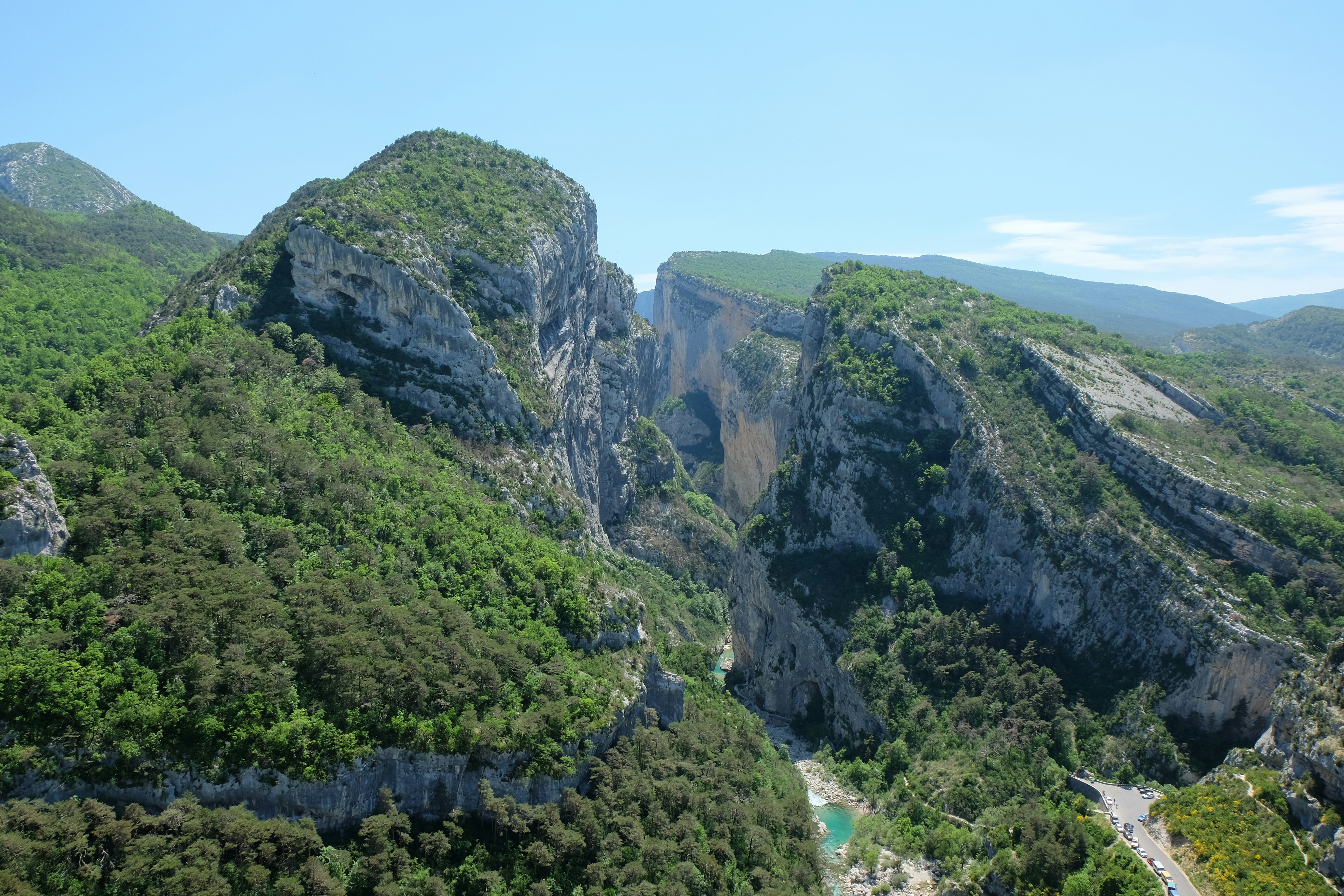 il s'agit d'une randonnée dans les gorges du verdon