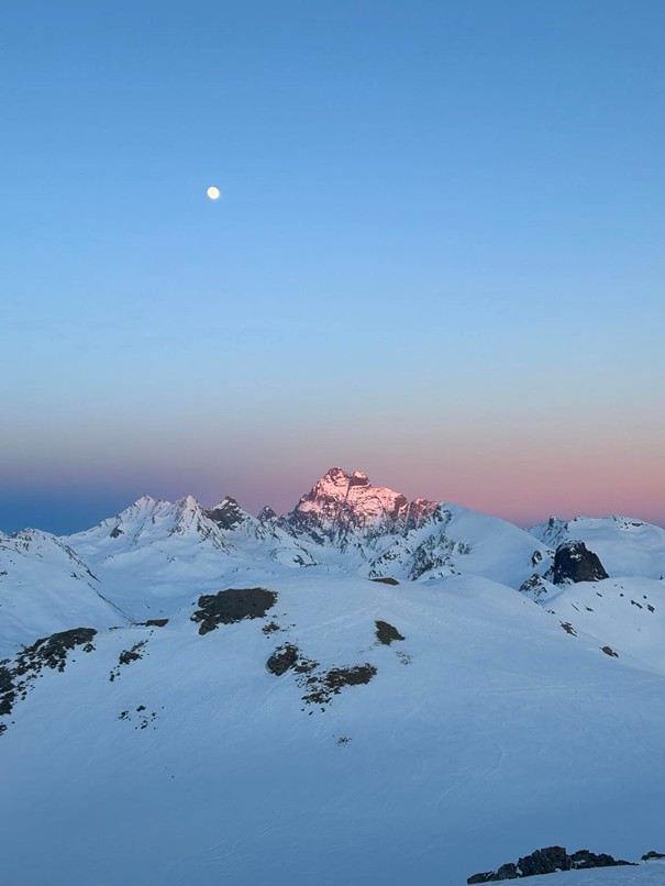 sejour en raquette a la montagne entre femme
