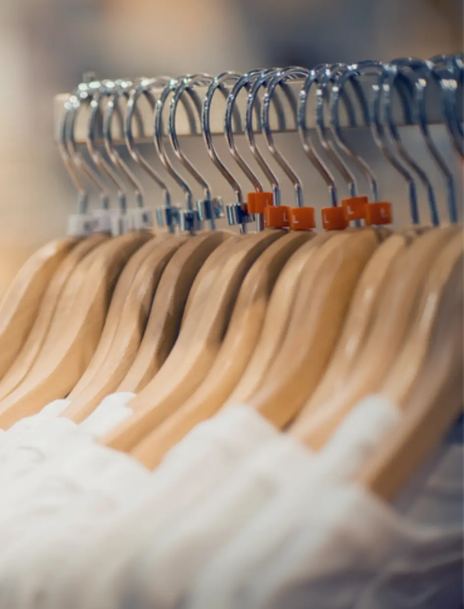 ceintre et t-shirt blanc