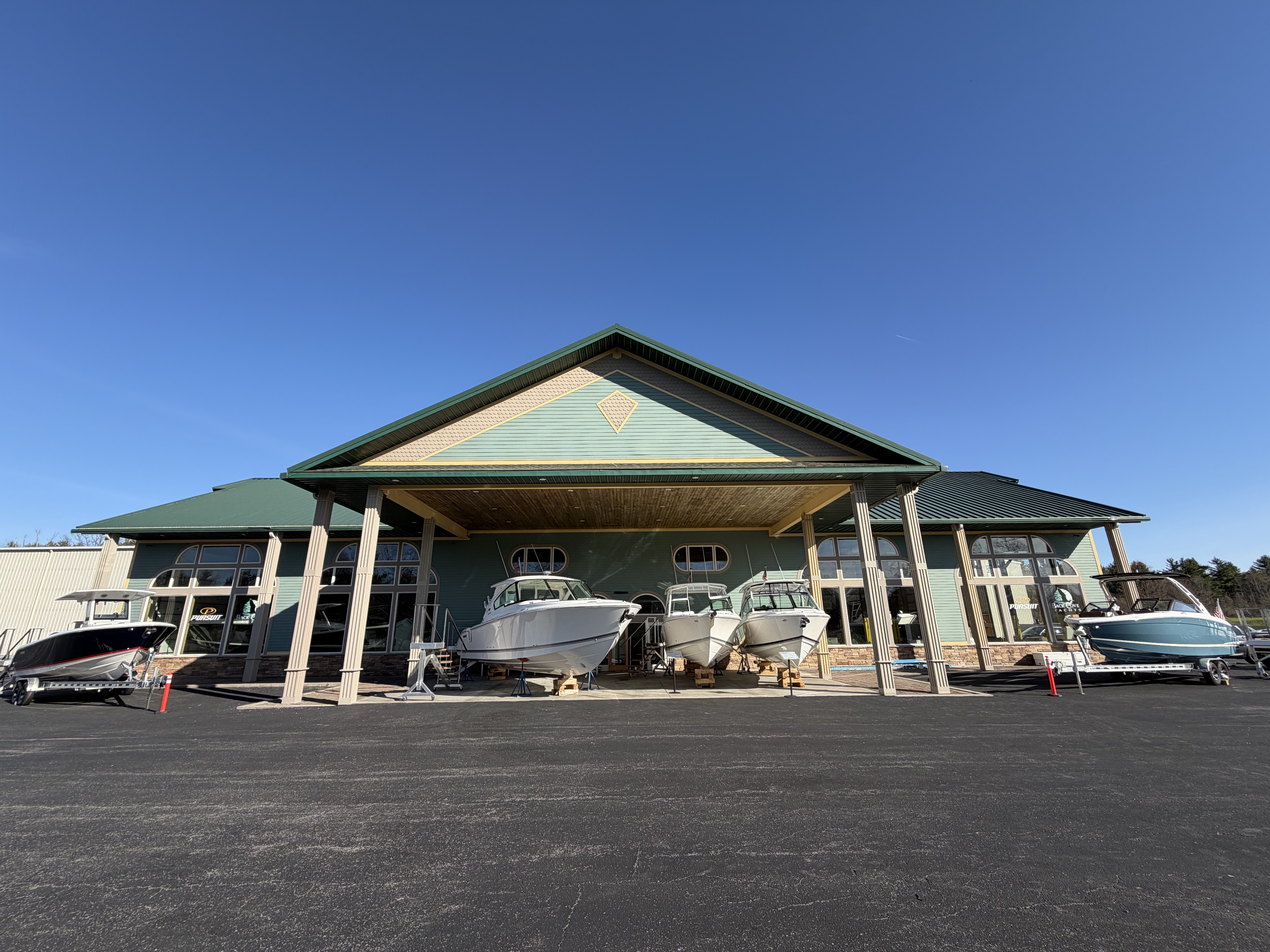 Showroom Boat Show at Summerland Yacht Sales