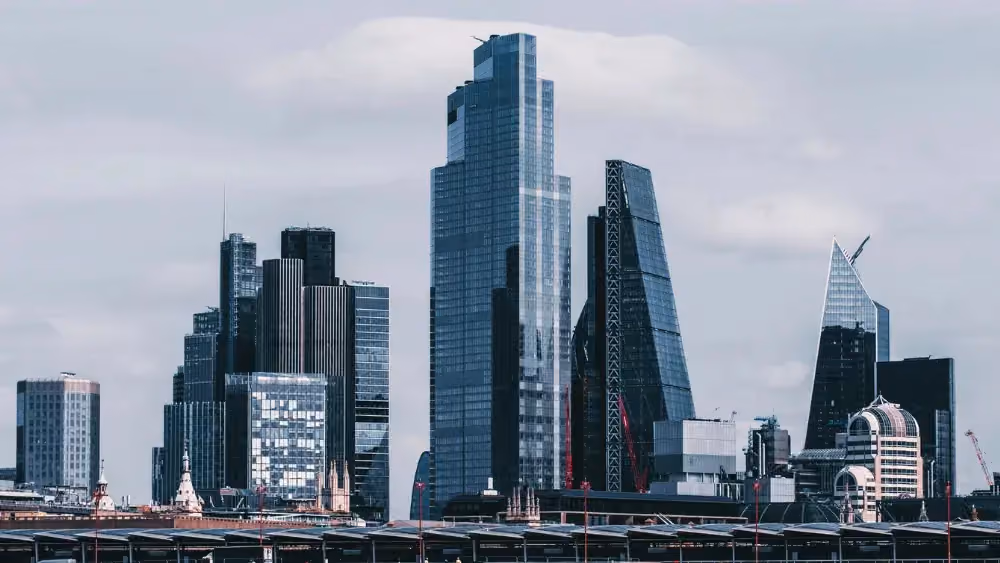 Ashurst raises NQ salaries to £140k
