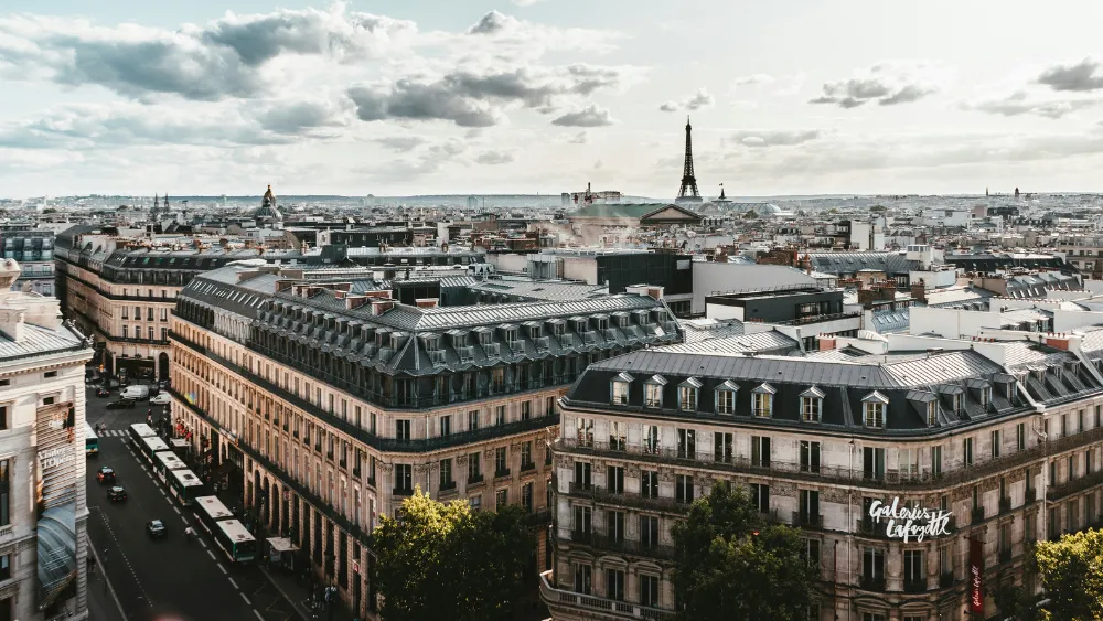 Linklaters adds leveraged finance duo in Paris as expansion continues