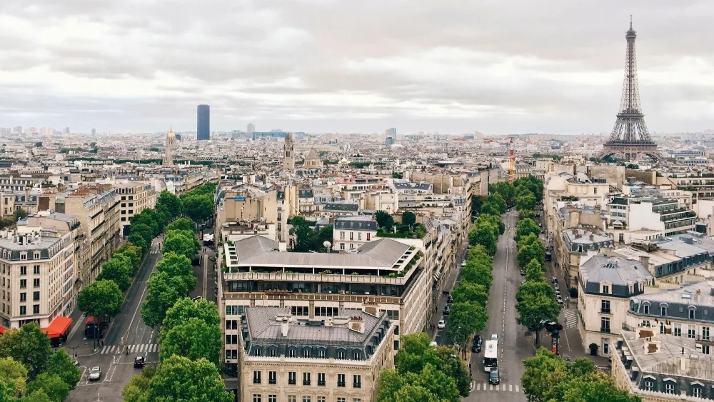 Freshfields joins Paris hiring spree with four-lawyer M&A team