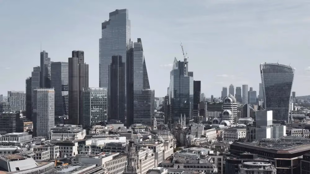 Baker McKenzie bumps NQ salaries to £145k