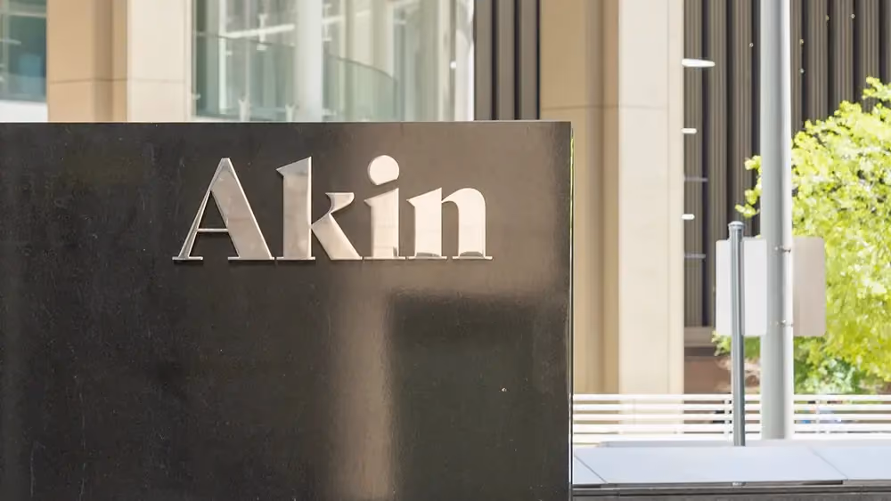 Akin rehires Weil restructuring trio, names new head