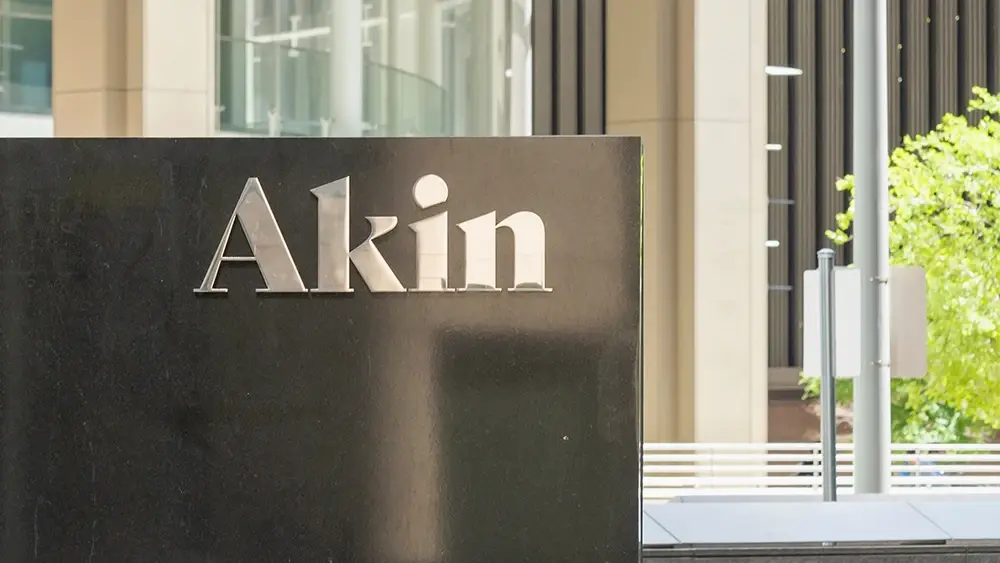 Akin rehires Weil restructuring trio, names new head