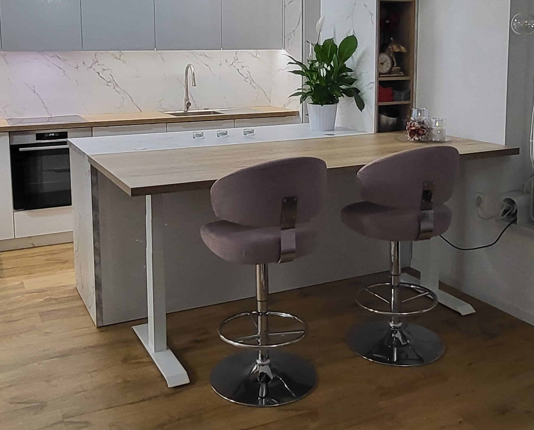 Dvižna kuhinjska miza