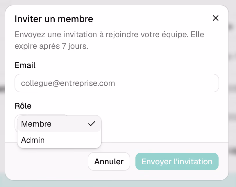 Fenêtre Inviter un membre dans l'application Dropcontact avec le champ Email, le choix du rôle (Membre ou Admin) et le bouton Envoyer l'invitation