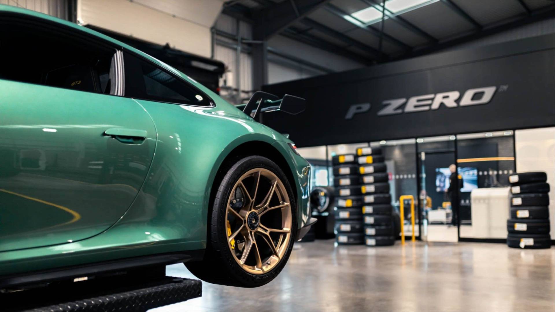 Pirelli P Zero Centre