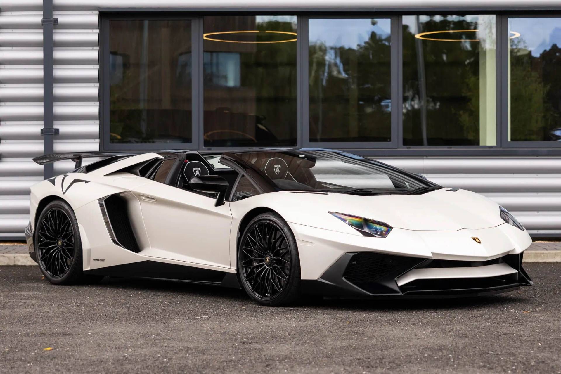 Lamborghini Aventador SV Roadster