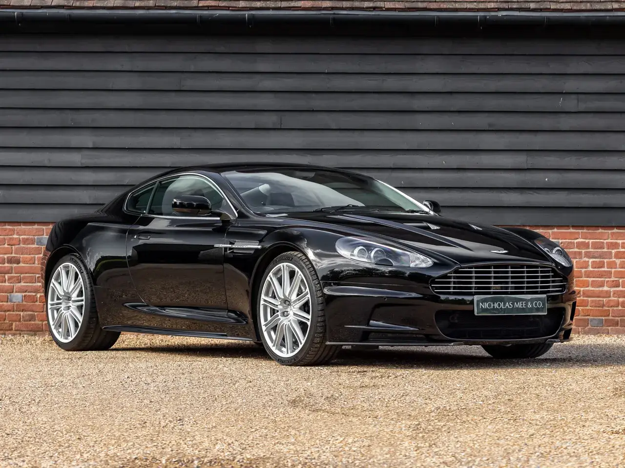 Aston Martin DBS