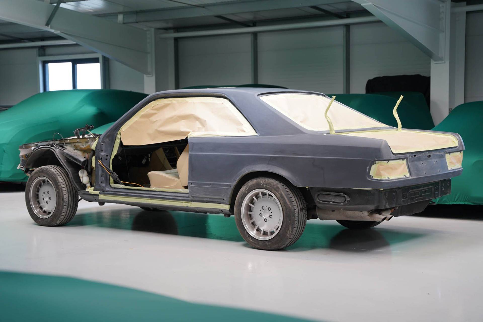 Mercedes-Benz W126 560 SEC