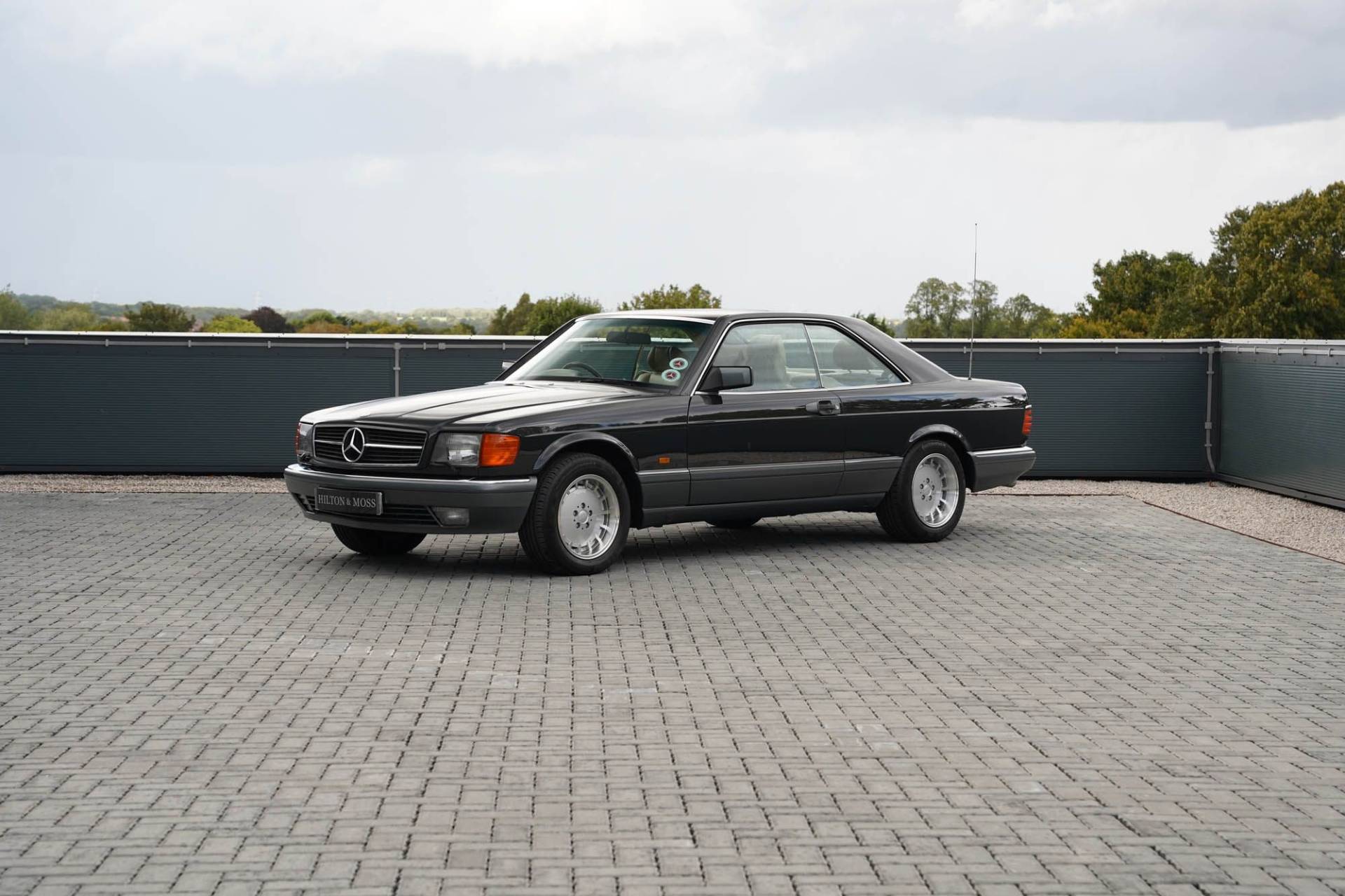 Mercedes-Benz W126 560 SEC