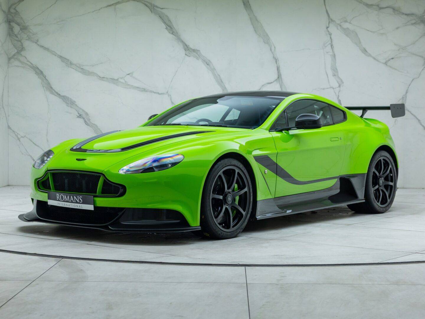 Aston Martin Vantage GT12