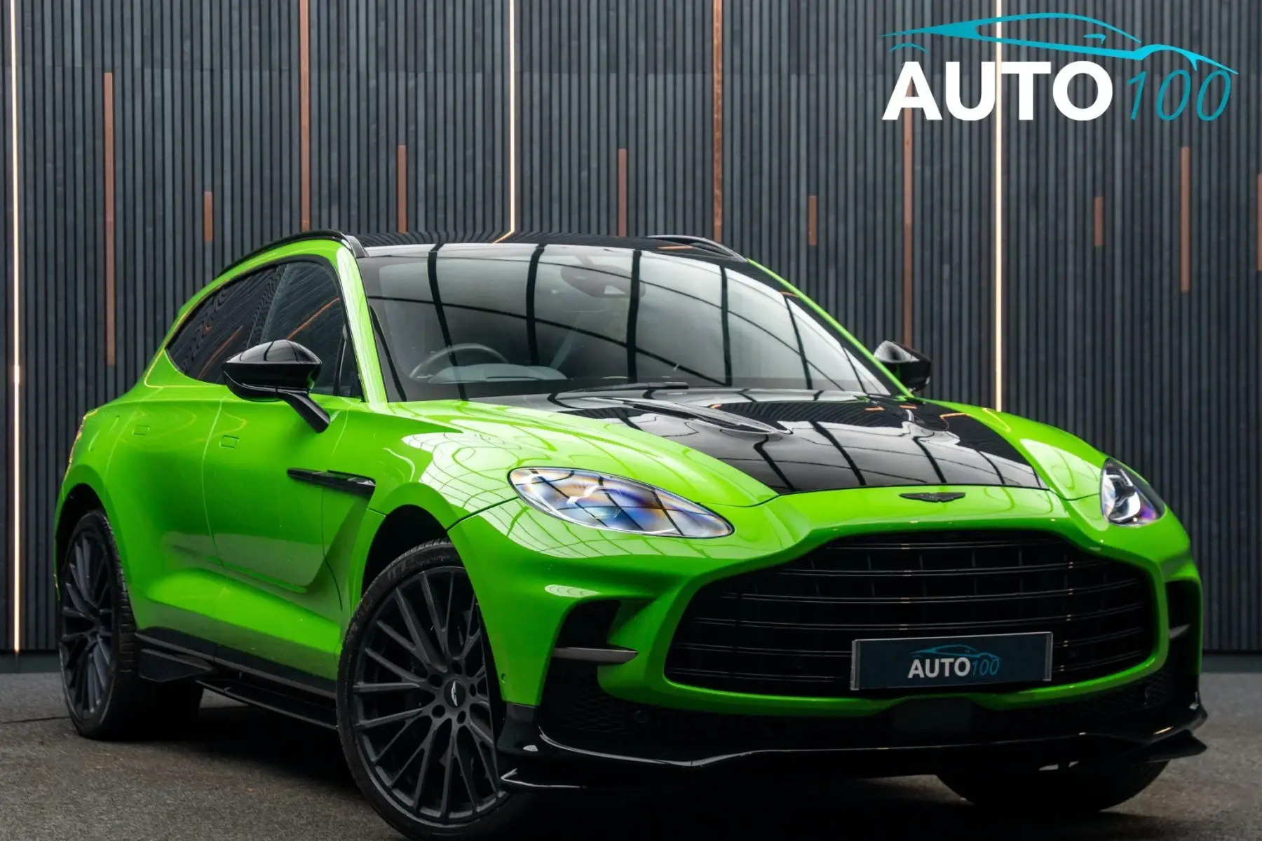 Aston Martin DBX 707