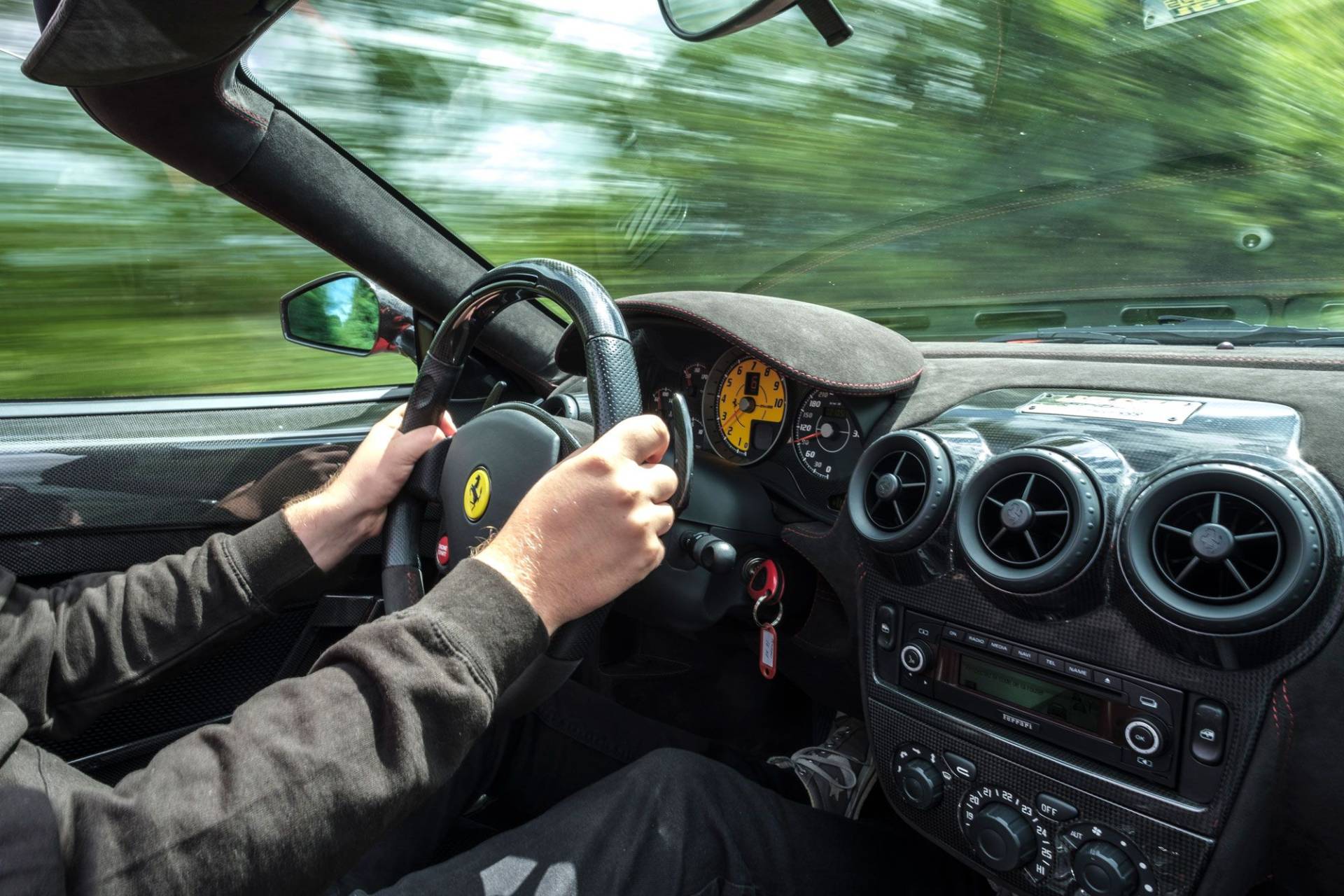 Ferrari Scuderia Spider 16M