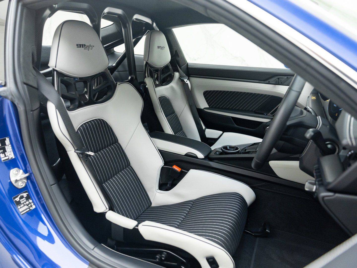 Porsche 911 (992) S/T